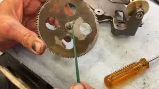 1324.  Assembling the gear train of a VV 2–55 ￼