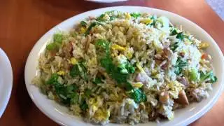 Wu's Grubbing - Salty fish & Chicken fried rice