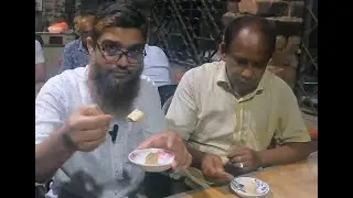 উপেন সন্দেশ ঘর, ডোমার, নীলফামারী | এখানকার সন্দেশ খেয়েছেন, সাবেক রাষ্ট্রপতি হোসাইন মোহাম্মদ এরশাদ |