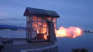 The 9 O'Clock Gun Going Off