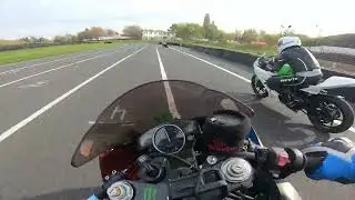 Ganiamy się z Marcinem po Radomiu - Yamaha R6 i Yamaha R3 (2022)
