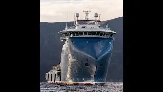 KEMAMAN SUPPLY BASE JETTY MALAYSIA unloading and loading cargo
