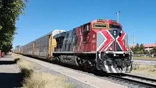 Solita la GMXT con 75 Autoracks en un Sorprendente AUTOMOTRIZ VAC&Iacute;O de FXE N&deg; 4684 ES44AC Ags/Mex&copy;&reg;