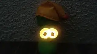 1999 Fisher-Price Big Idea's Veggietales Singing Junior Asparagus Bedtime Toy