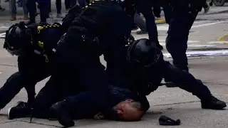Polizei geht gegen Demokratie-Aktivisten in Hongkong vor