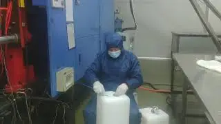 50L Pharmaceutical packaging workshop for white square plastic drums and barrels