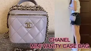 What fits inside The CHANEL MINI VANITY CASE BAG : see up close / how to wear?