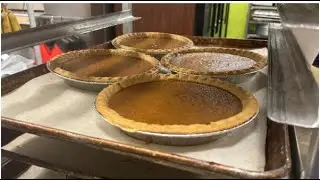 Thanksgiving Pits Sweet Potato Pie Against Pumpkin Pie