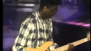 White Heart - Tommy Simms bass solo(w/Chris McHugh) - Dont Wait For The Movie/LIVE