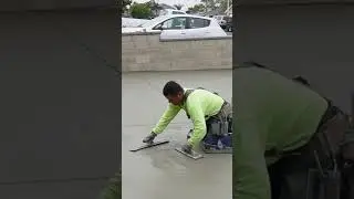 PROFESSIONALS Use Steel Trowel for PERFECT Exterior Concrete Finish!