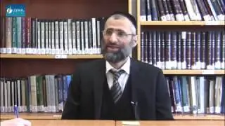 Le Kaddich : doit-on être assis ou debout ? Rav Ron CHAYA