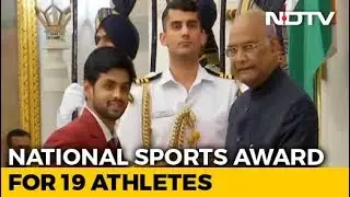 19 Athletes Get National Sports Awards From President