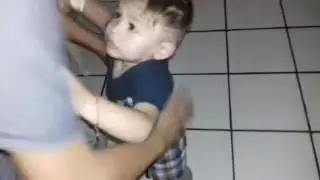 BEBE imita la intro de Robleis