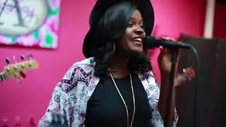 Unfit Live Sessions: Hey Ya! (Cover by J.Lynn)