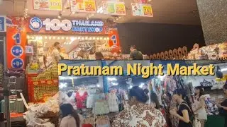 BANGKOK THAILAND / PRATUNAM NIGHT MARKET / 100 BAHT STORE