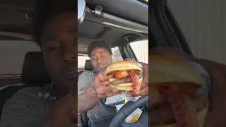 Trying the el Diablo burger from Carl&rsquo;s Jr #shorts #fyp #foodie #foodreview #carlsjr