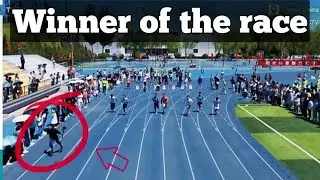 Cameraman outruns sprinters at university race in China#shorts