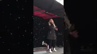 Merry Christmas Everyone - Sarah Mackay at Invergordon Christmas Market (2)