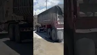 What engine? #kenworth #peterbilt #truck
