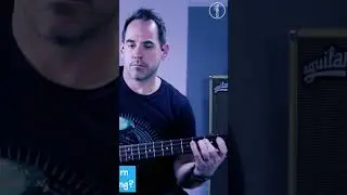 Chicago Blues walking Bass lIne from Buddy Guy's Tavern