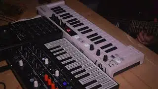 Roland SP-404 MK2 : Microfreak and Arturia Keystep  (Analogue Dream Ambience)