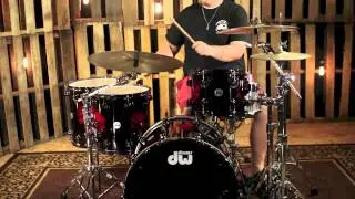 DW Drums Red Granite Skulls Over Black Red Sparkle Base - Red Cracks With Black Nickel Hardware