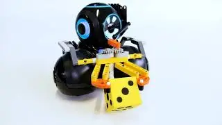 Gripper Building Kit featuring Cue Robot | Wonder Workshop