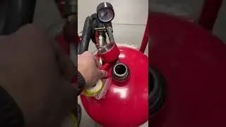 Піскоструминний апарат 40 л TORIN TRG4012 короткий огляд