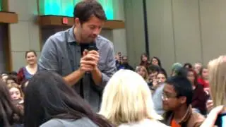 Misha Collins TorCon2015 talks to young fan