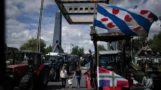 Misleading video claims Dutch farmers attacked undercover police during protest
