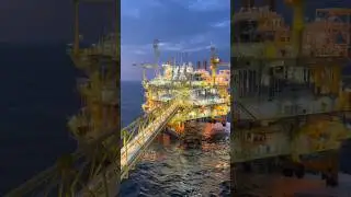 🌊 Powerful Oil Rigs at Sea | Stunning Engineering in Action 🌊 #oil #oilrigs #deepsea #shorts