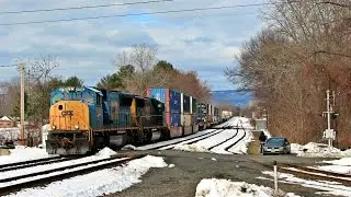 [HD] A Pair Of CSX SD70MAC's On Q022 Through Westfield, MA On Sunday Morning. 3/19/17