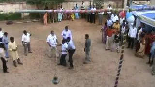 Mr.Sathis Kumar, funniest comedy in Hand in Hand game