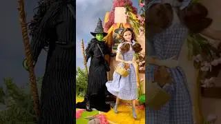 The artists of Oz hate Elphaba 😭 #wicked #wizardofoz