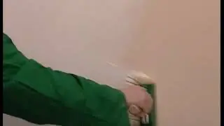 Нанесение заполняющей краски. Fondo murales Oikos.