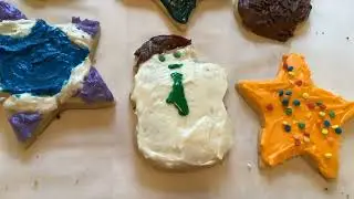 Christmas Cookies also get a job like this fine man👆