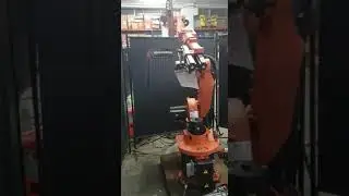 Kuka Robot KR15-2 six axis with KRC2 control