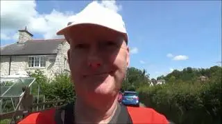 Охранник звонит в полицию по своему волшебному телефону