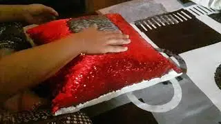 Flipping Sequin Cusion in Slow Motion