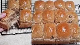 Cinnamon Raisin buns / Roti kayu manis kismis oven tangkring / Jessica Huang