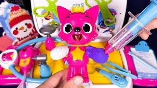 Pinkfong & Christmas Surprise Gift 💉Pinkfong visits Doctors and Ambulance Playset ASMR | Review Toys
