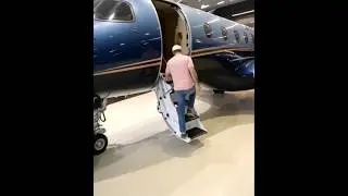 Полет на частном самолете на выставке INDEX Dubai 2025 ✈️ | Прохождение с ИИ в разрешении 4K