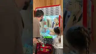 Этот парень перехитрил машину-когти!😂