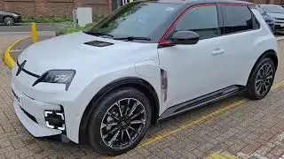BRAND NEW 2026 RENAULT 5 ICONIC 52KWH 150BHP in Arctic White and Black Roof @ Renault Croydon
