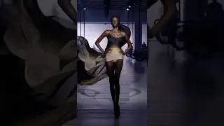 It&rsquo;s Called &ldquo;Anok Yai Effect&rdquo;❗️ Anok Yai closing the Mugler SS24 show #anokyai #mugler #fashionshows