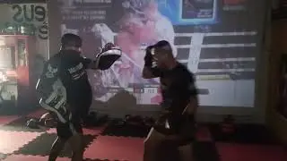 Pastor Roberto puxando para outro Leandro