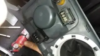 soltando o consoler do Citroen C3
