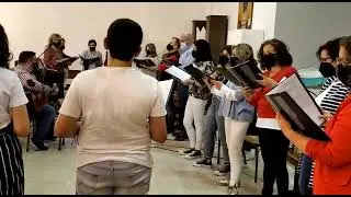 Contigo, María (Athenas), interpretada por el Coro 