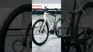 Pinarello x7 color Xspeed Saturn Silver en Shimano Ultegra DI2 #veloand #purecycling #pinarello