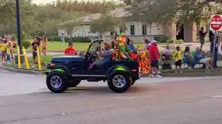Christmas 🎄 Parade 2022 on Hunter&rsquo;s Creek, Orlando FL